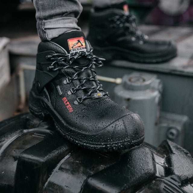Shop Online For Comfort In Work Shoes And Composite Cap Boots.
