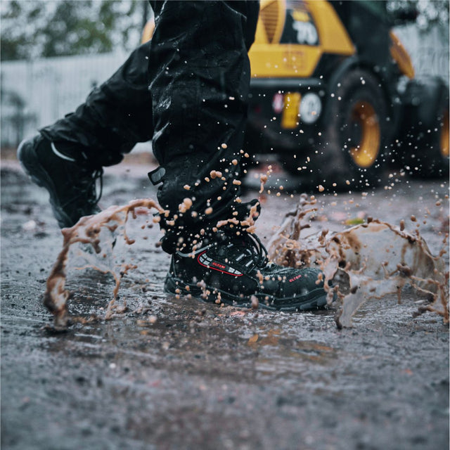 What features does a work boot need for a brick layer?