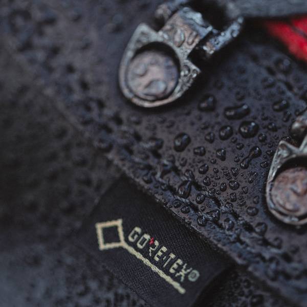 What Makes Waterproof Work Boots Worth Their Money?