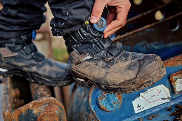 The Most Comfortable And Lightweight Work Boots and Safety Shoes in Australia
